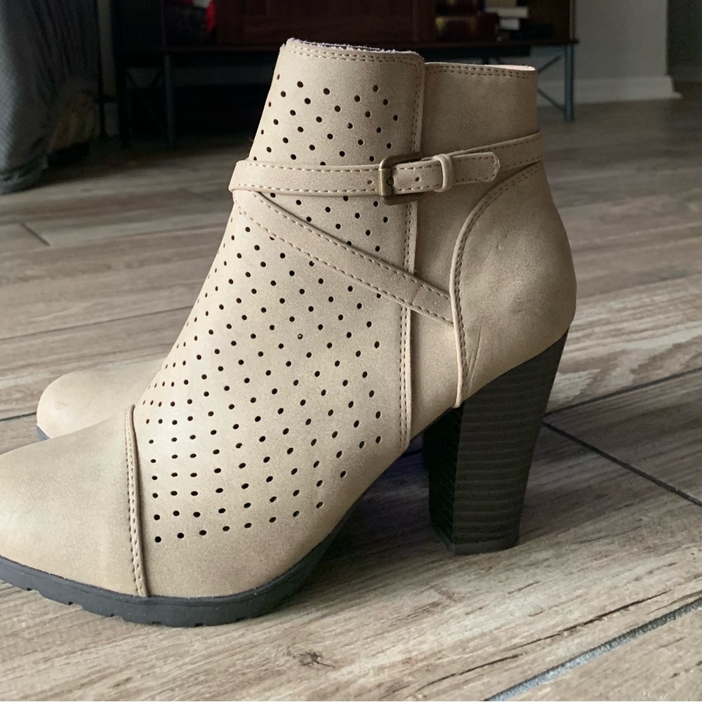 Women's Tan Ankle Boots